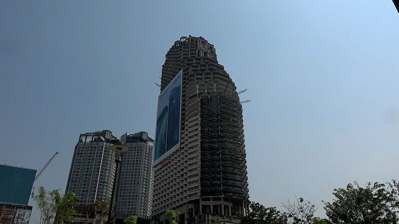 Luxusní mrakodrap se obyvatel nikdy nedočkal. Je z něj Věž duchů
